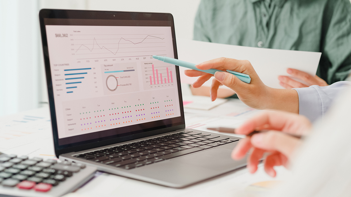 Consultants look at graphs with real-world evidence